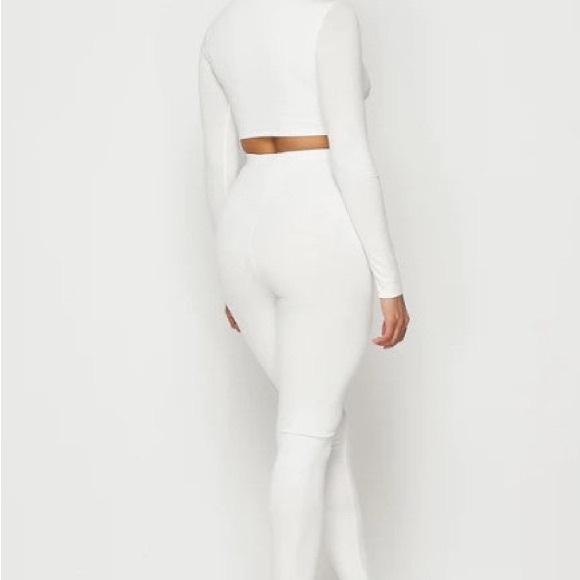 White double lined two piece set - Picture 5 of 6